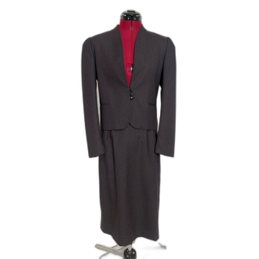 Giorgio Sant Angelo 100% Wool Skirt Suit Size 10 Grey 2-Piece Set Skirt & Blazer